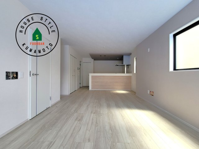 熊本市中央区出水5丁目第2-2棟（2号棟）　の居間・リビング|多くの時間を過すことになるリビングだからこそ、いつも穏やかな空間・解放感が味わえ毎日が充実します。