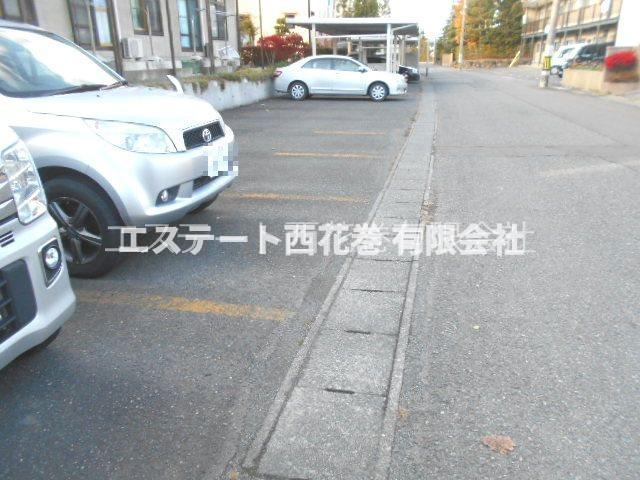 シティハイムロイヤルの駐車場