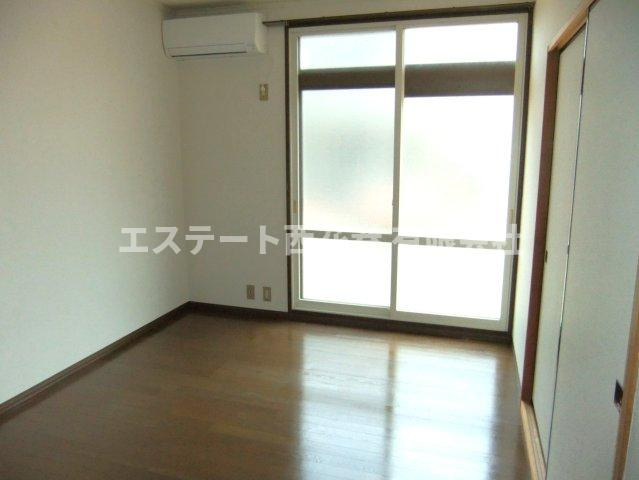 シティハイムサンポートⅠ　Ⅱの居間・リビング