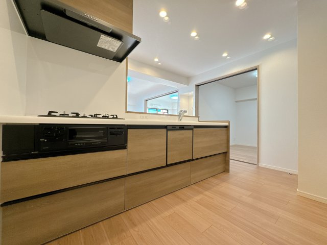 【キッチン】 | 朝日プラザ大濠☆仲介手数料無料☆ | キッチンは食器洗浄乾燥機付きで機能的♪お洒落なキッチンに気分も上がります♪毎日使う場所だからこそ、こだわりたいですね。