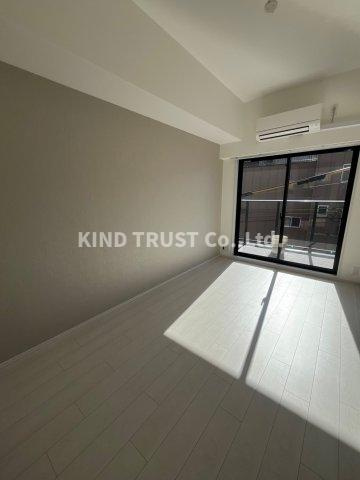 ライフフィールド北梅田クラルスのロビー|落ち着いたロビーです