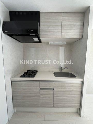 ライフフィールド北梅田クラルスのキッチン|コンパクトなキッチンで掃除もラクラク