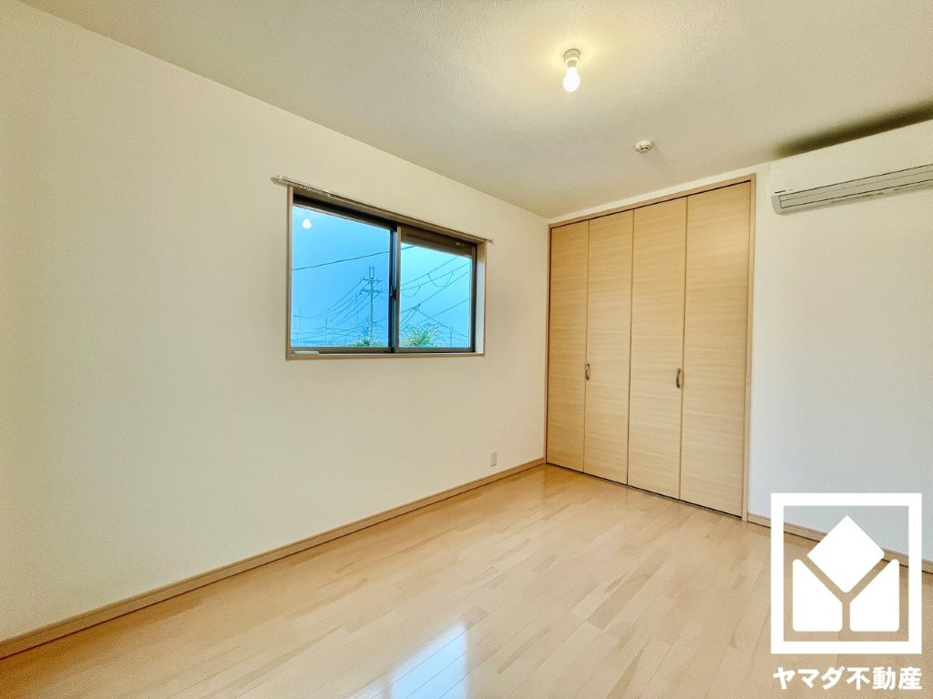 宇治市広野町尖山の洋室