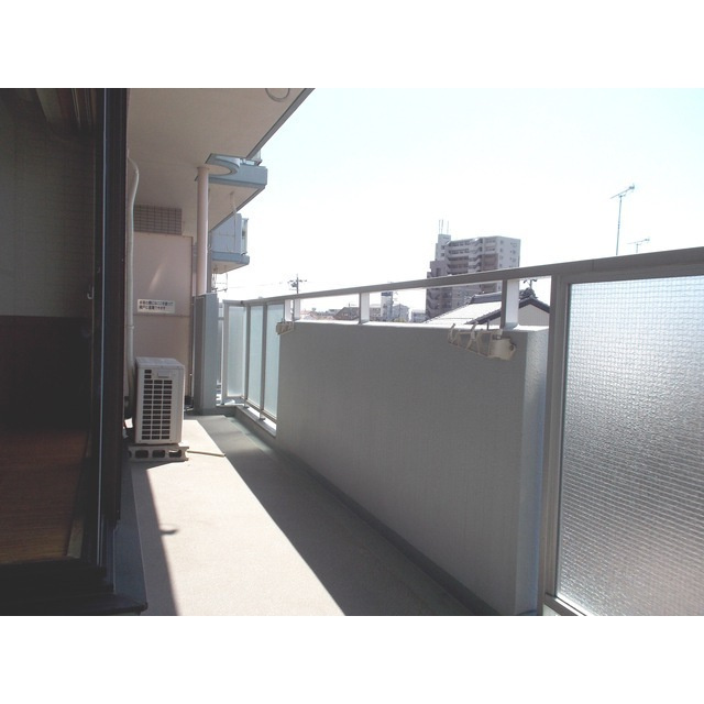 岐阜市田生越町の賃貸マンションのバルコニー