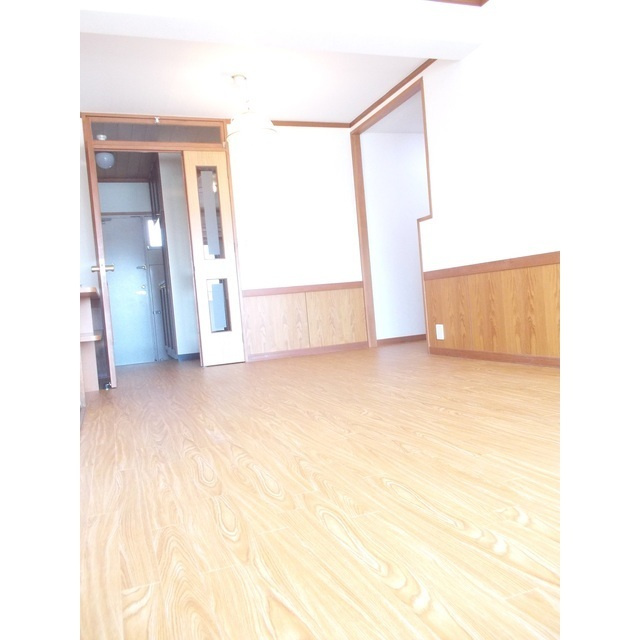 岐阜市田生越町の賃貸マンションの居間・リビング