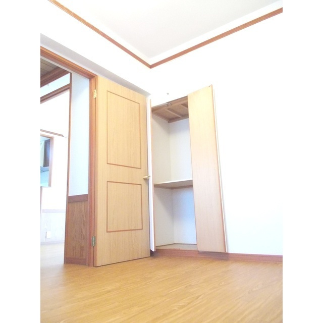 岐阜市田生越町の賃貸マンションの居間・リビング