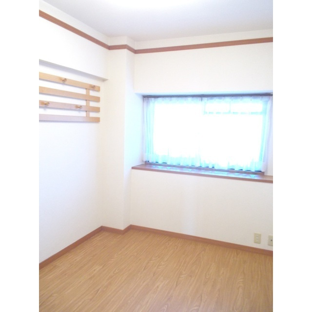 岐阜市田生越町の賃貸マンションの居間・リビング