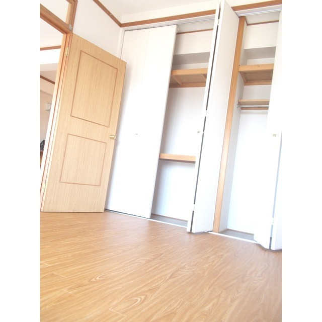 岐阜市田生越町の賃貸マンションの居間・リビング