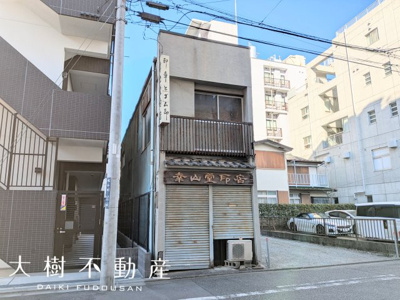 【外観】 | 「平塚駅」まで徒歩6分♪商業地　売地 | 近隣には居住用マンションがあり、レンタル物置用地としてもご検討ください