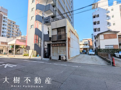 【前面道路含む現地写真】 | 「平塚駅」まで徒歩6分♪商業地　売地 | 南道路に接道です