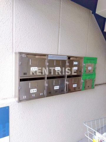 ジュネス八木のエントランス