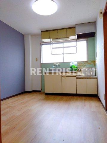 ジュネス八木の居間・リビング