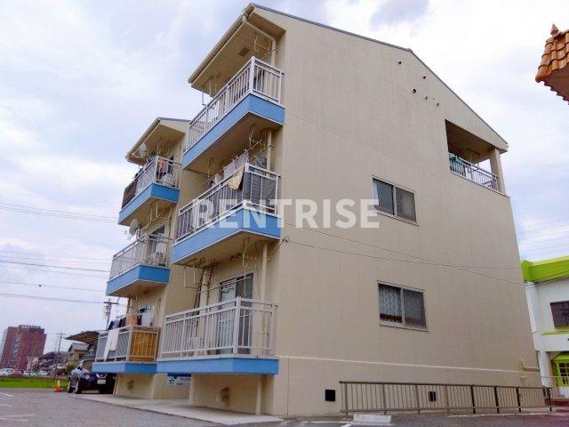 ジュネス八木の外観