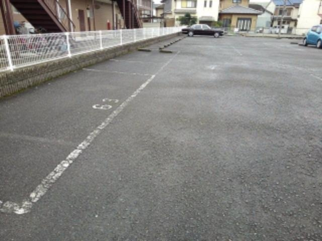 サンクレール・ヒラタＢの駐車場