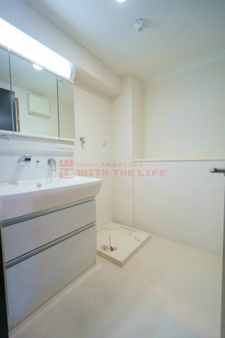 カサグランデ本町【10,000円キャッシュバック対象物件】の洗面所|ゆったりとスペースのある洗面所