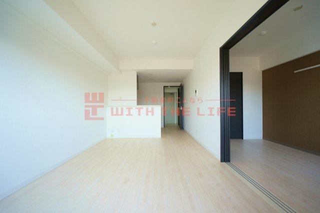 カサグランデ本町【10,000円キャッシュバック対象物件】の居間・リビング|リビングです