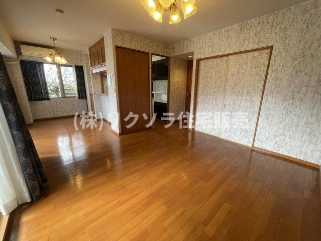 ロイヤルアーク東香里園町のダイニング|LDK17.9帖　床暖房付き
■物件内覧・資金計画相談・住宅ローン相談、リフォーム相談、お問合せ受付中■
※当日・翌日のご内覧、ご相談はお電話でのお問合せがスムーズです！