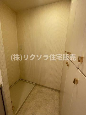 ロイヤルアーク東香里園町のランドリースペース|ドラム式も設置可能　収納有
■物件内覧・資金計画相談・住宅ローン相談、リフォーム相談、お問合せ受付中■
※当日・翌日のご内覧、ご相談はお電話でのお問合せがスムーズです！