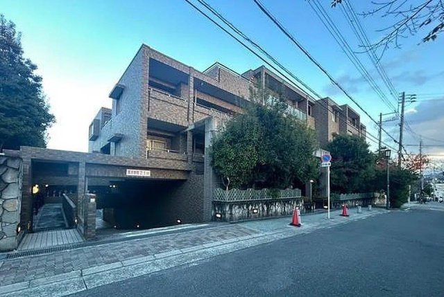 ロイヤルアーク東香里園町