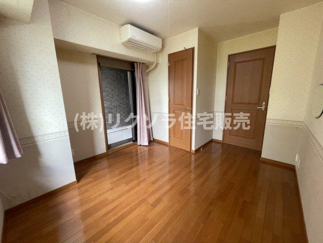 ロイヤルアーク東香里園町の洋室|洋室6.3帖　テラス付き
■物件内覧・資金計画相談・住宅ローン相談、リフォーム相談、お問合せ受付中■
※当日・翌日のご内覧、ご相談はお電話でのお問合せがスムーズです！