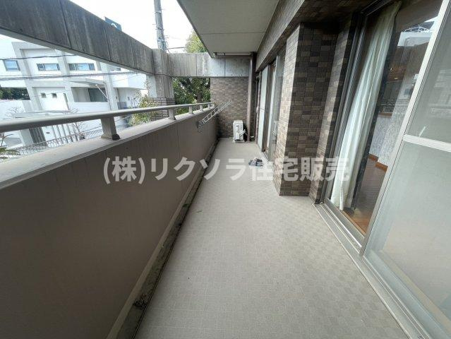 ロイヤルアーク東香里園町のバルコニー|ワイドバルコニー
■物件内覧・資金計画相談・住宅ローン相談、リフォーム相談、お問合せ受付中■
※当日・翌日のご内覧、ご相談はお電話でのお問合せがスムーズです！