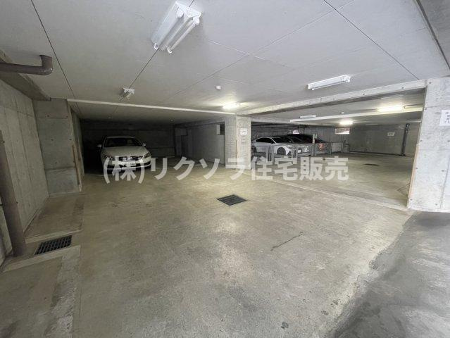ロイヤルアーク東香里園町の駐車場|■物件内覧・資金計画相談・住宅ローン相談、リフォーム相談、お問合せ受付中■
※当日・翌日のご内覧、ご相談はお電話でのお問合せがスムーズです！