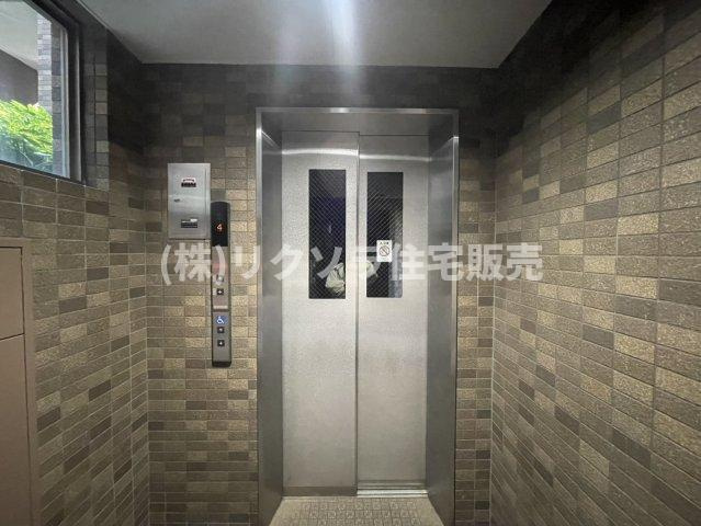 ロイヤルアーク東香里園町のその他共用部分|エレベーター1基
■物件内覧・資金計画相談・住宅ローン相談、リフォーム相談、お問合せ受付中■
※当日・翌日のご内覧、ご相談はお電話でのお問合せがスムーズです！