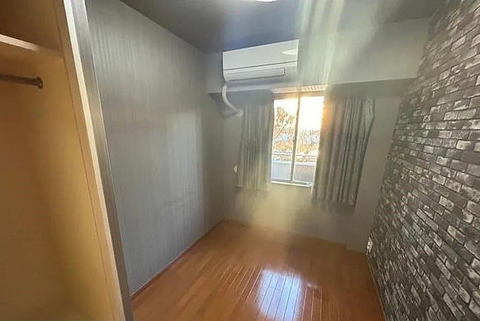 ロイヤルアーク東香里園町の子供部屋|洋室4.5帖
■物件内覧・資金計画相談・住宅ローン相談、リフォーム相談、お問合せ受付中■
※当日・翌日のご内覧、ご相談はお電話でのお問合せがスムーズです！