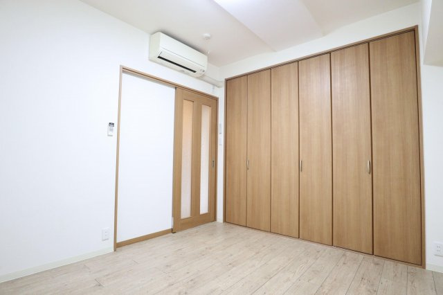 新大阪パークハイツの洋室