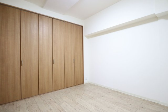 新大阪パークハイツの洋室