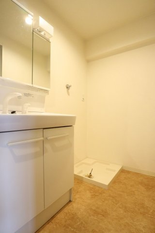 新大阪パークハイツの洗面所|洗面化粧台