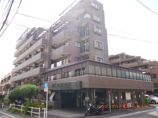 【外観】 | 閑静な住環境に建つマンションです。