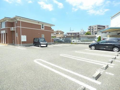 klar friede Bの駐車場