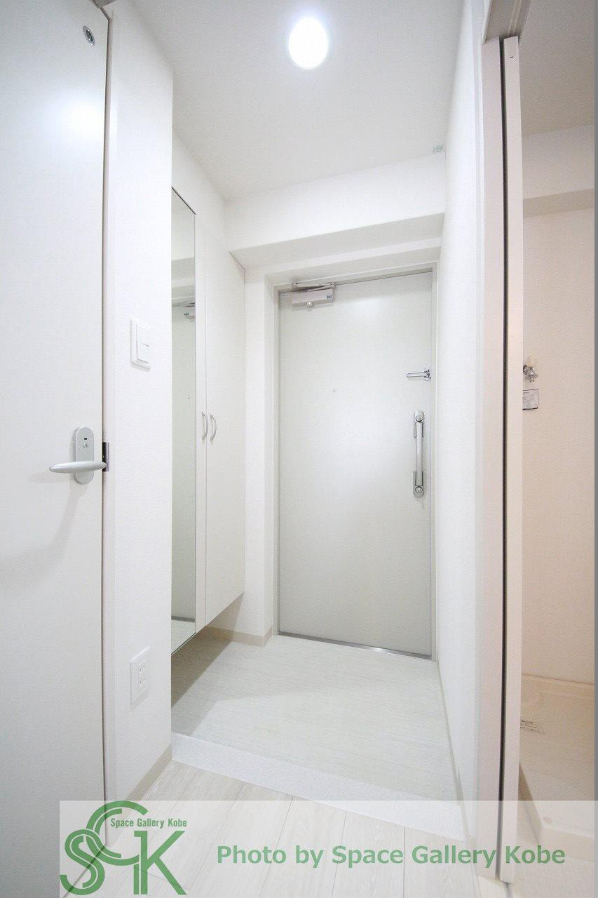 アズール西明石の玄関|※お部屋により仕様が異なる場合があります