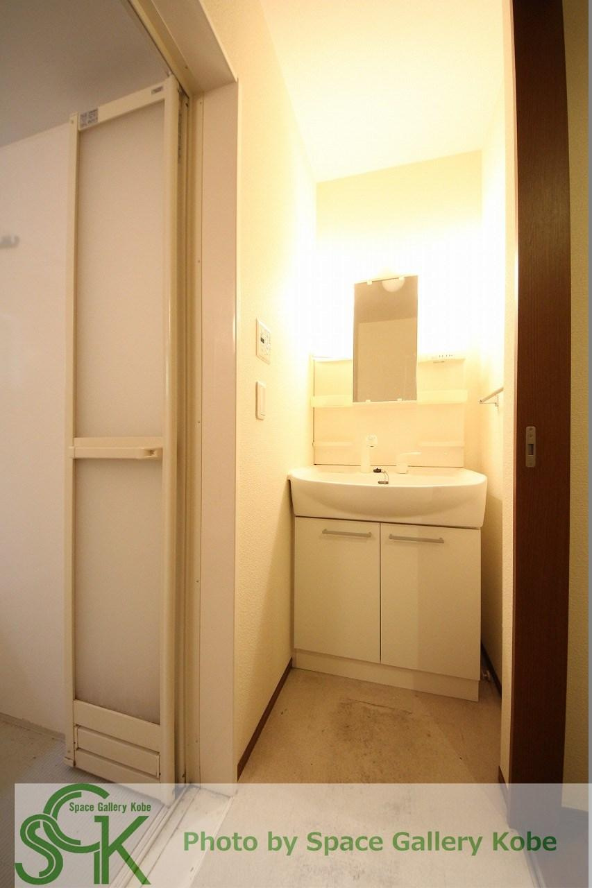 ヴィ　ボヌールの洗面所|※お部屋により仕様が異なる場合があります