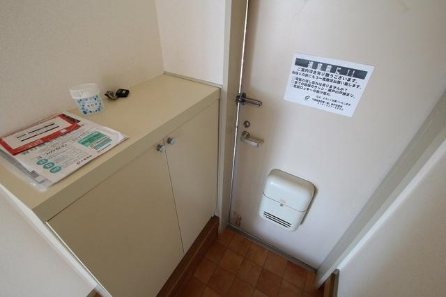 ウエストビレッジの玄関