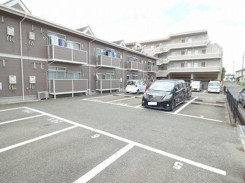 カームハイツ住吉の駐車場