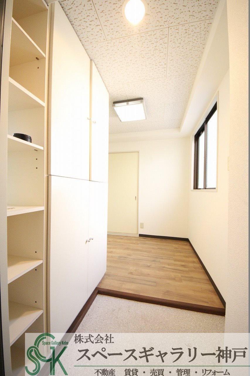 グッドライフ西神戸の玄関|※お部屋により仕様が異なる場合があります。