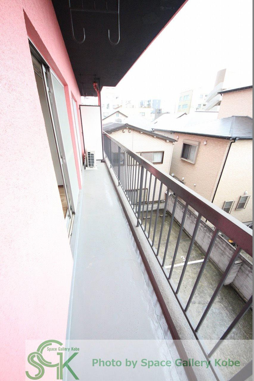 グランデ石屋川Ⅰのバルコニー|※お部屋により仕様が異なる場合があります。