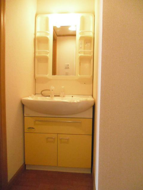 グランポン魚住の洗面所|※お部屋により仕様が異なる場合があります