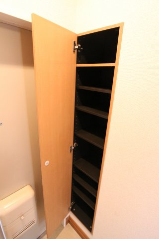 神戸市西区玉津町出合のハイツの収納