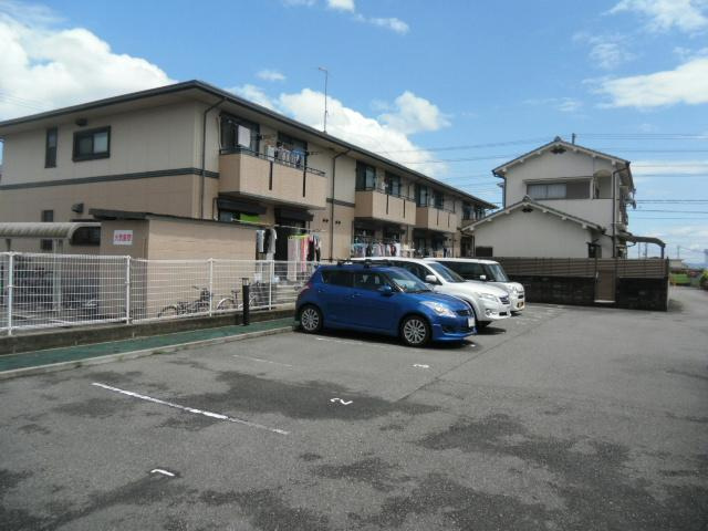 クローバーの駐車場