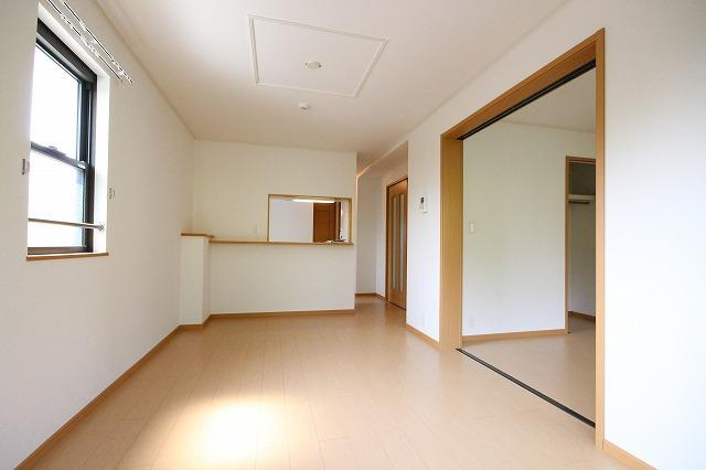 コージーコート朝霧Ⅱ番館の居間・リビング