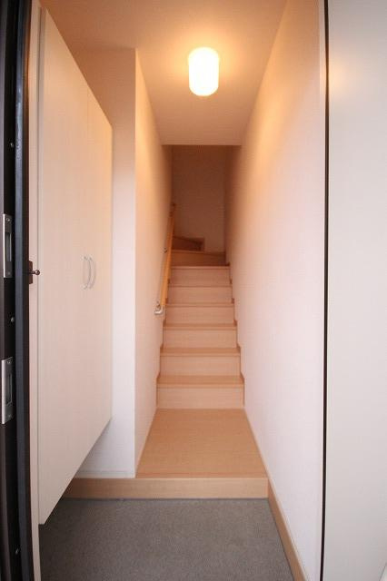 サンク・ド・ヌーボーの玄関|※お部屋により仕様が異なる場合があります。