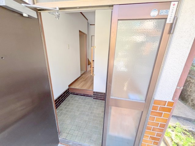 五条西戸建賃貸のエントランス