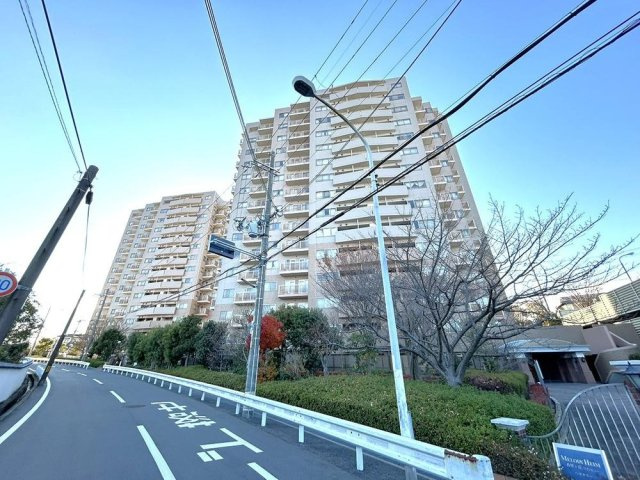 メロディーハイム香里ヶ丘ツインビューベガタワーの外観|新しい生活にいかがでしょうか？外観はお住まいの顔になります。こだわりたいポイントですね。水回りリフォームやリノベーションも承ってます。
■現地見学・資金計画相談・住宅ローン相談もお問合せ受付中■