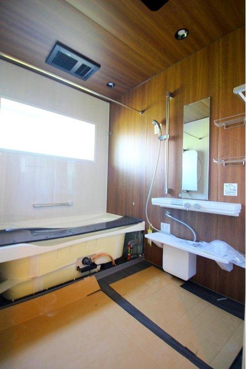 ■□境港市外江町リノベーション住宅(高品質)□■の浴室|木彫デザインのおしゃれな浴室になります！！