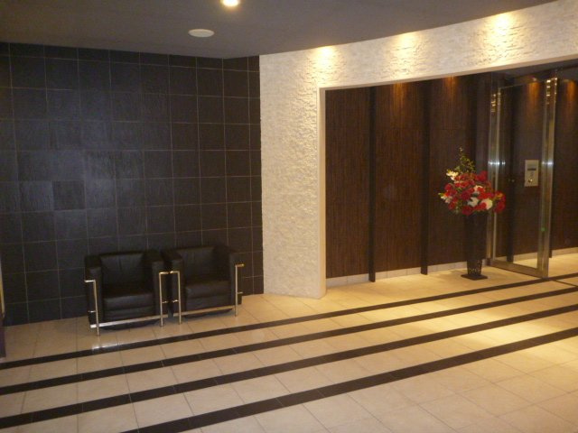 アーデン谷町　BRAVI不動産のロビー|ロビーです