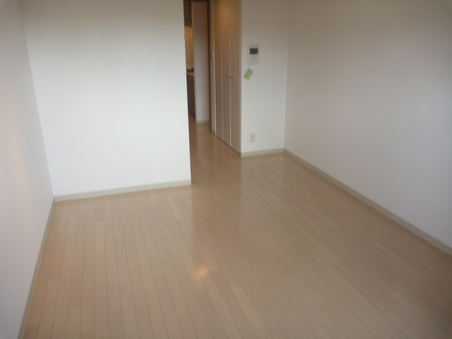 アーデン谷町　BRAVI不動産の洋室|ゆったりした洋室です