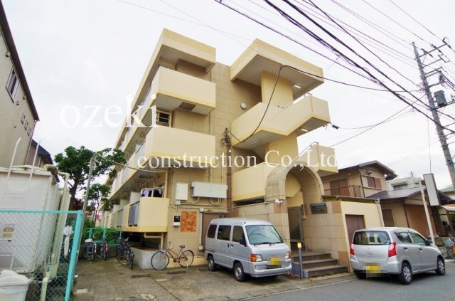 リュミエ越谷の外観